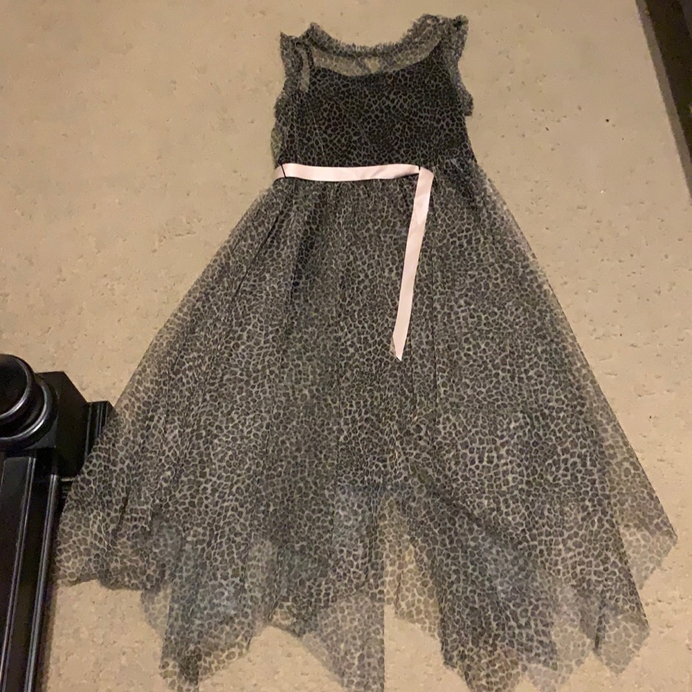 Leaped print dress by Zunie